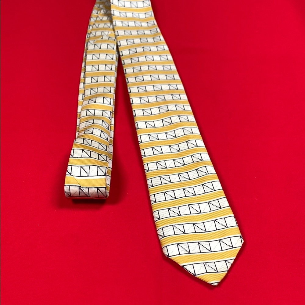 Neiman Marcus super vintage silk skinny tie!!